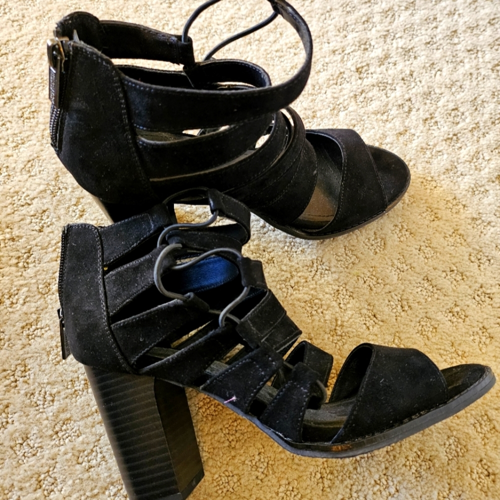 Kennett Cole heels